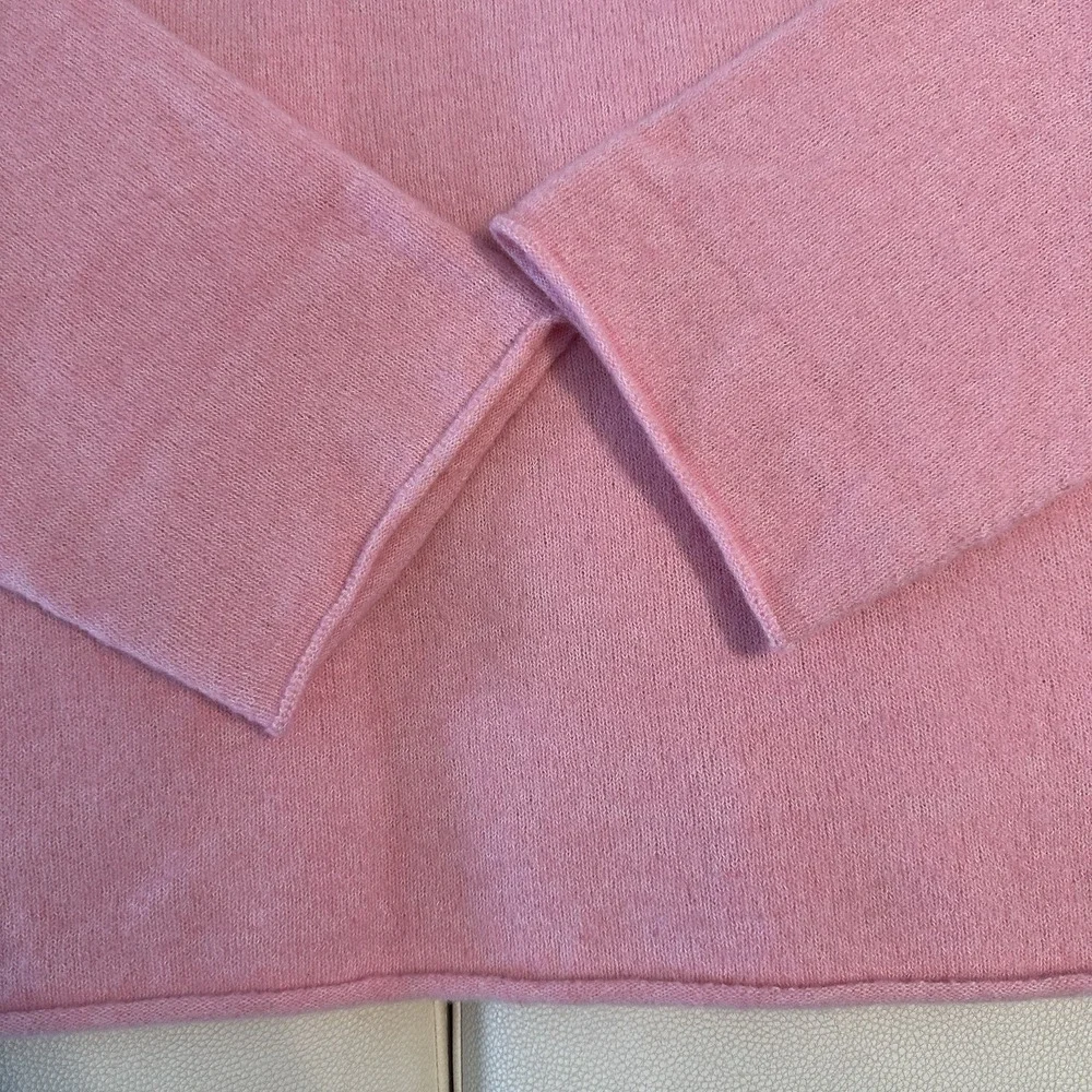 Everlane classic neck